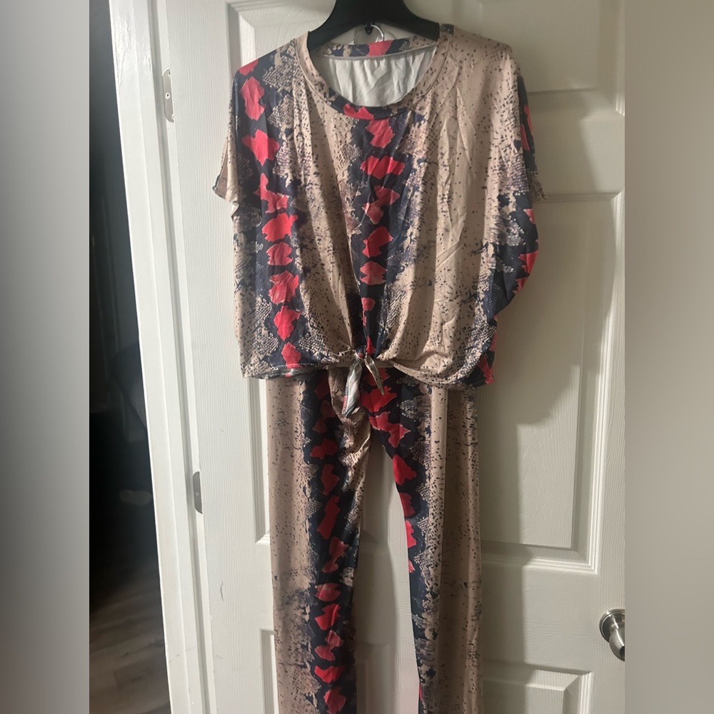 Stylish Tan and Pink Patterned Set